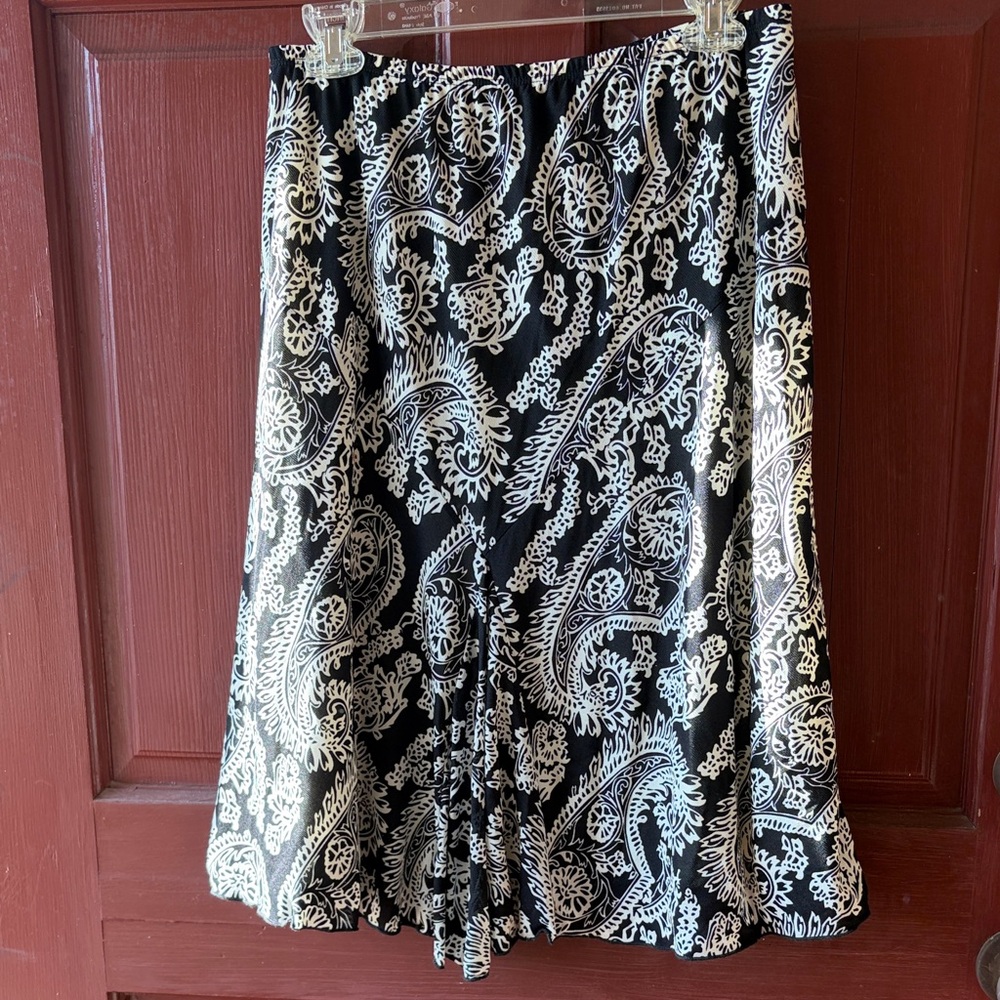 Elegant Black and White Paisley Skirt